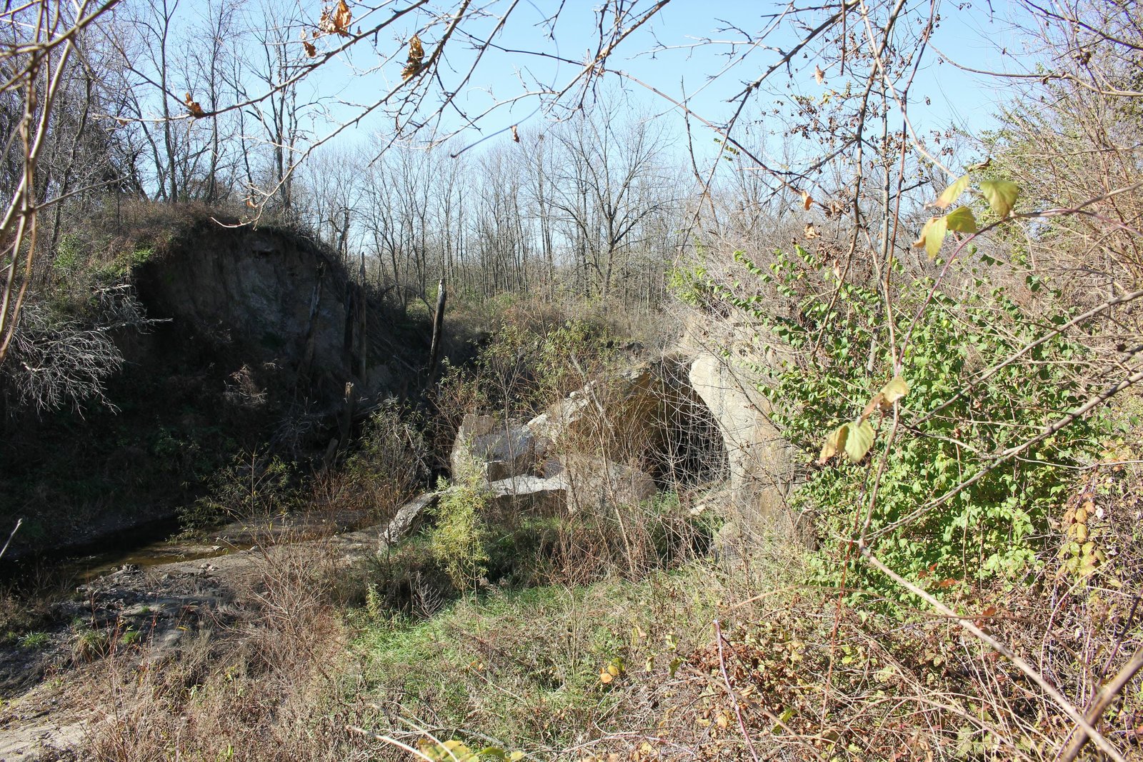 Overview.  Note piling from previous trestle.